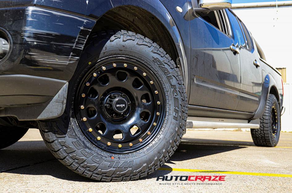 NISSAN NAVARA D LOCKER BLACK